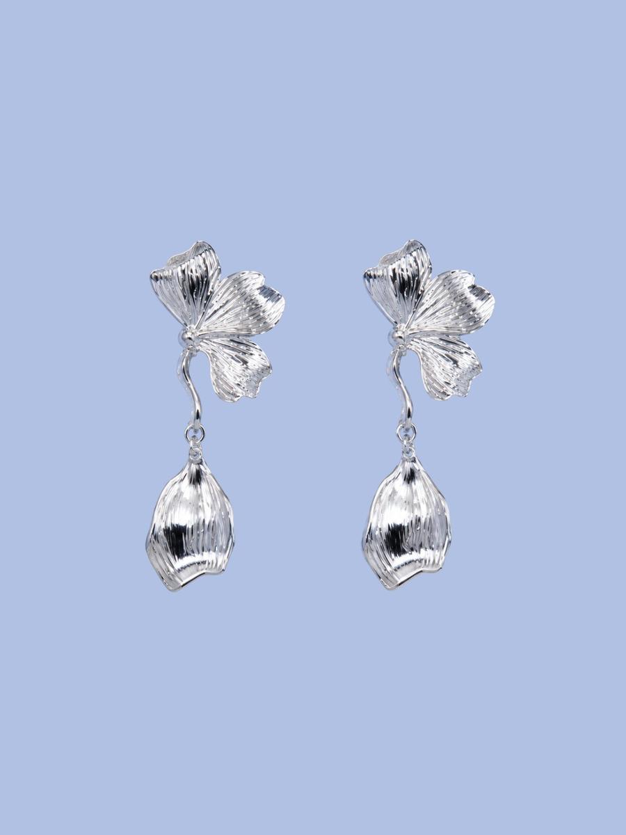 Boucles pendantes pétales