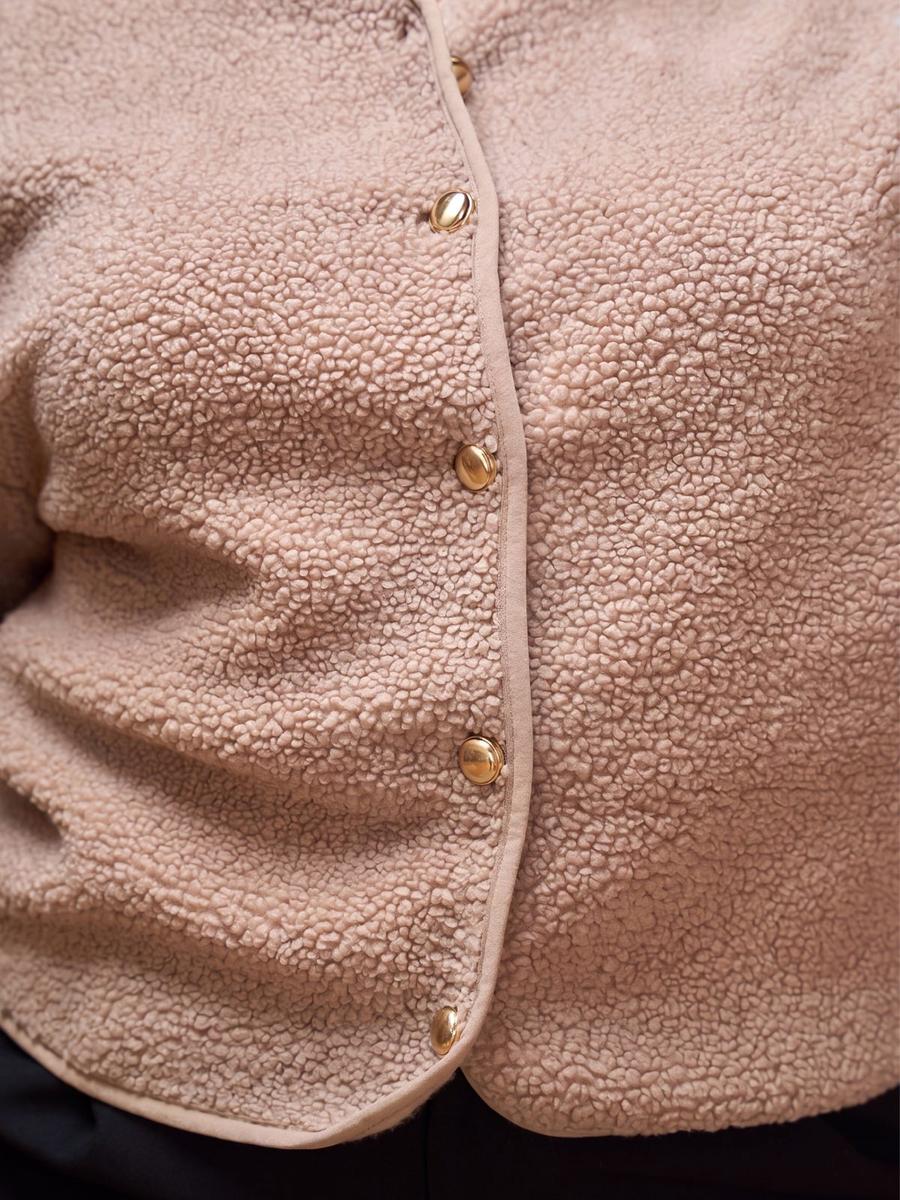 Veste peluche boutonnée